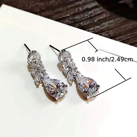 Formal Occasion Bridal Crystal Four Tier Leaf & Tear Drop Chandelier Earrings - Picture 3 of 3